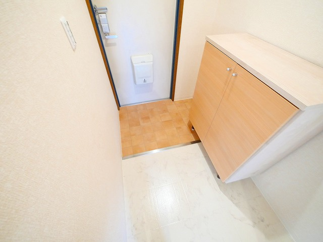 メゾンパレス新大宮の内装|使い勝手のいい洋室です