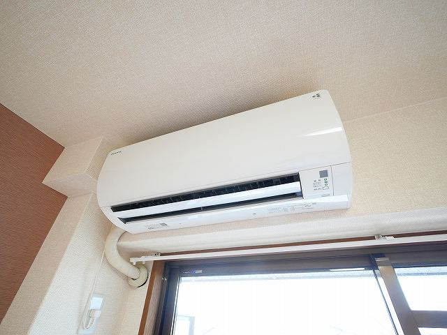メゾンパレス新大宮のセキュリティ|お顔が見えるモニター付きインターホンで安心。