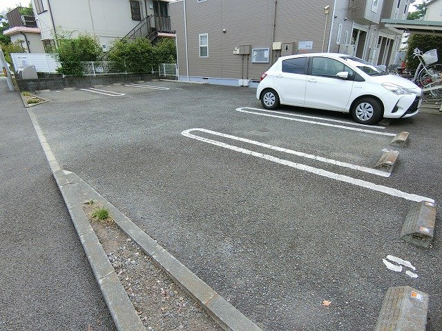 アリアーテの駐車場