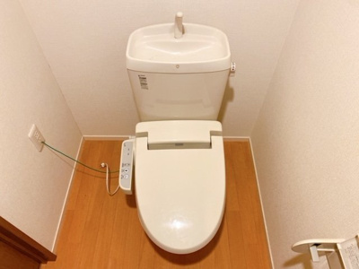 【トイレ】 | ホワイトハウス