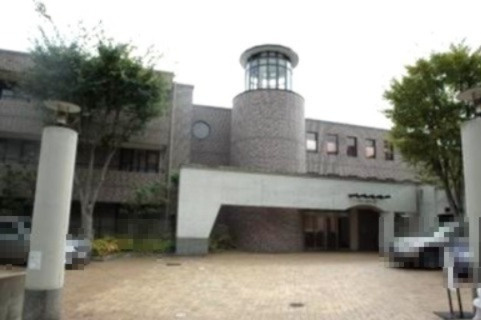 宝塚市雲雀丘山手１丁目の中古マンションの外観