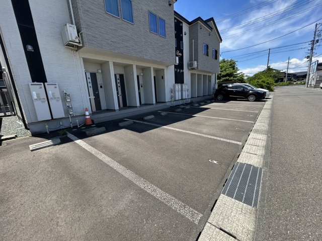 Lotta(ロッタ)の駐車場