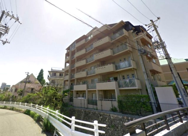 メゾン御影西平野の外観