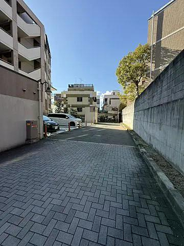 メゾン御影西平野の駐車場