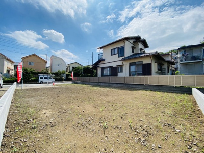 【外観】 | ☆敷地４４坪・南道路！建築条件無し売地☆売主直売☆白旗４丁目 | 区画①：奥からみた敷地内です。奥行きのあるプランが入りやすいので、広く見えるリビングプランが描きやすそうです！