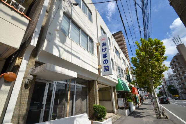 勝谷薬草園ビルの外観|外観もきれいです