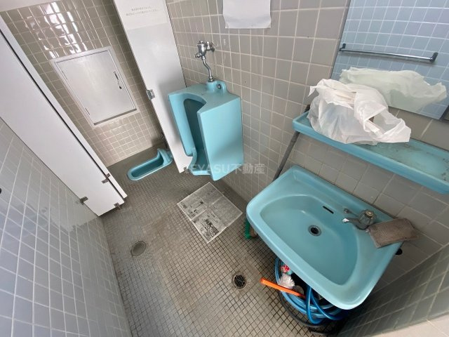 勝谷薬草園ビルのトイレ