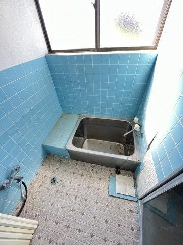 鏡町塩浜戸建住宅の浴室