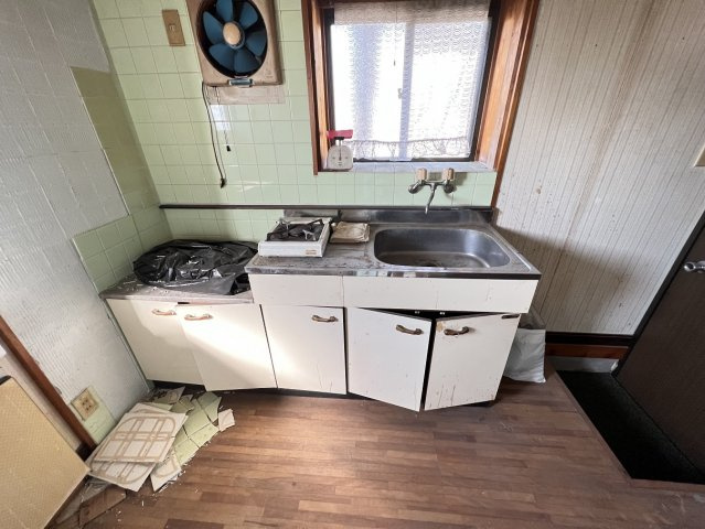 鏡町塩浜戸建住宅のキッチン