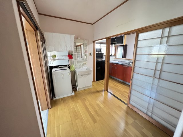 鏡町塩浜戸建住宅の洗面所