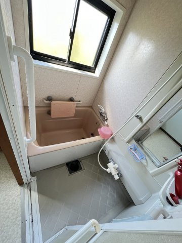 鏡町塩浜戸建住宅の浴室
