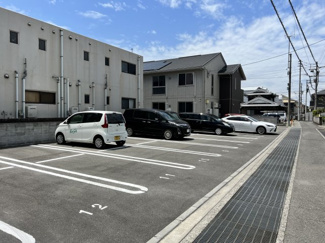 【駐車場】