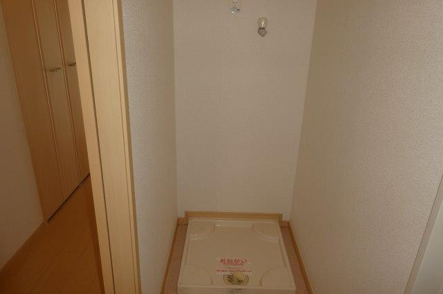 ヴィラージュ弐番館のその他|洗濯機置き場