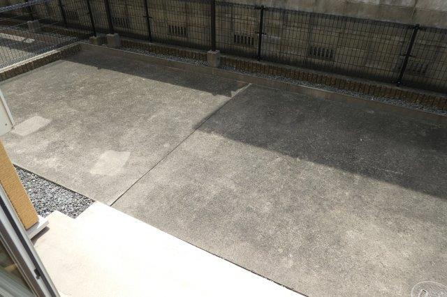 ヴィラージュ弐番館の庭|専用庭