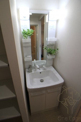 T-RISE塚本の独立洗面台