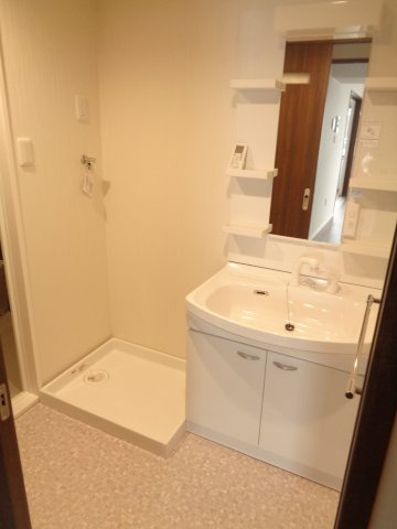 ダウントンの洗面所