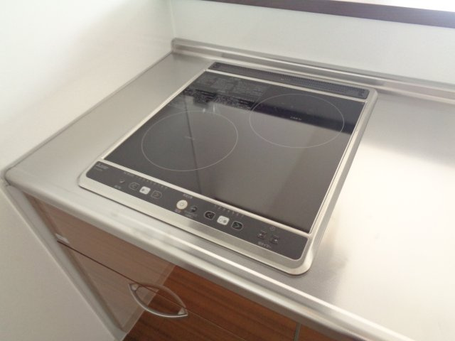 ダウントンのキッチン|２口ＩＨコンロ付きです☆彡