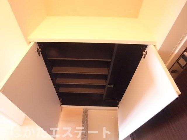 【収納】 | モントーレ博多クラシックコート | 十分な収納スペースがあります