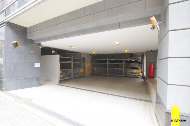 エスリード御堂筋梅田　仲介手数料無料の駐車場