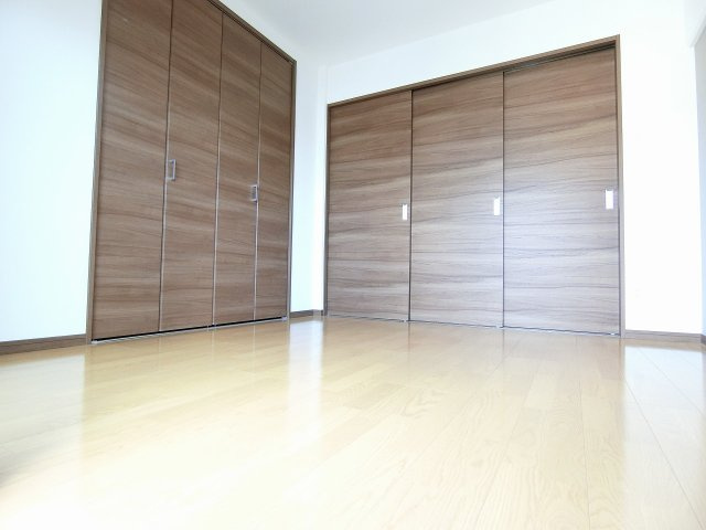 at.eastの洋室|個人の部屋や寝室として使える洋室です