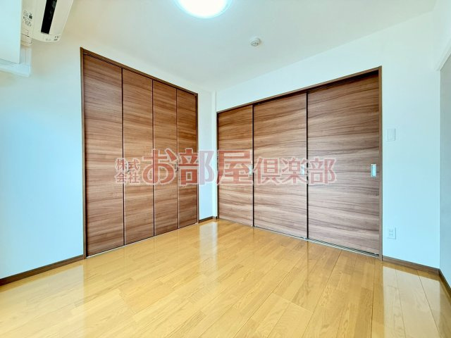 at.eastの寝室|落ち着いた色調の寝室です