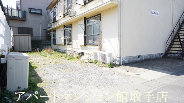 こんでいハウスの駐車場