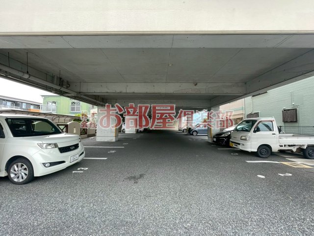 カドルの駐車場|車をお持ちの方に嬉しい駐車場付きの物件です
