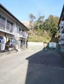 サンハイツ八田1号館の駐車場