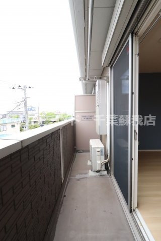 フォレスタ　レザイアのバルコニー|バルコニー付きのしっかり光が取り込める洋室
