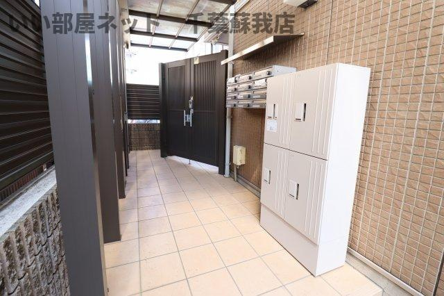 プランドール樹のエントランス|宅配ボックス