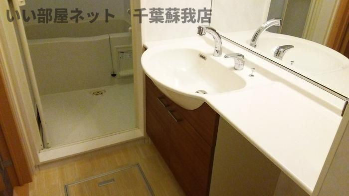 プランドール樹の洗面所|朝の身支度に欠かせない独立洗面台！