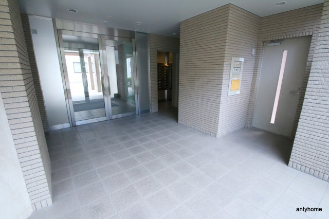 グレイス丸萬　仲介手数料無料のロビー