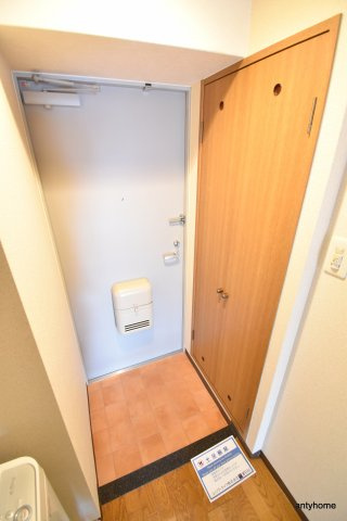グレイス丸萬　仲介手数料無料の玄関