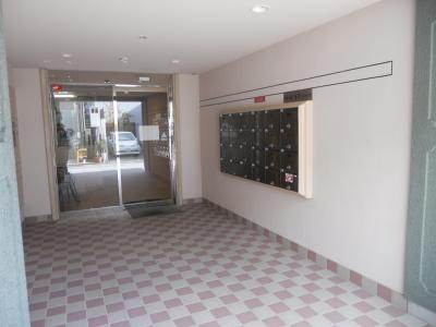 More七条（モア七条）のエントランス