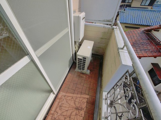 レオパレス法蓮町のバルコニー
