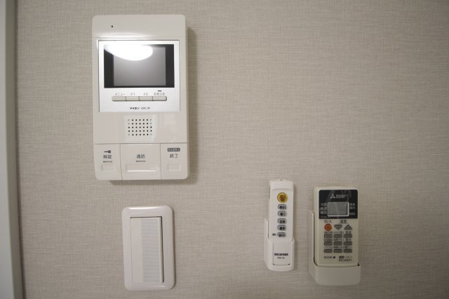 【セキュリティ】 | AQUE14 | 来訪者も確認出来る安心のTV付インターフォン付き♪
