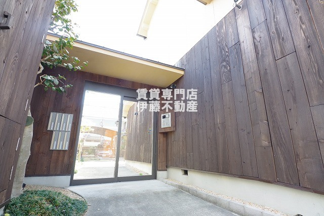 グランスイート黒川テラスのエントランス