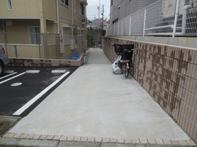 レコルトAの駐車場