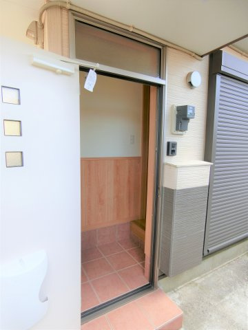 長生郡一宮町一宮のアパートの玄関