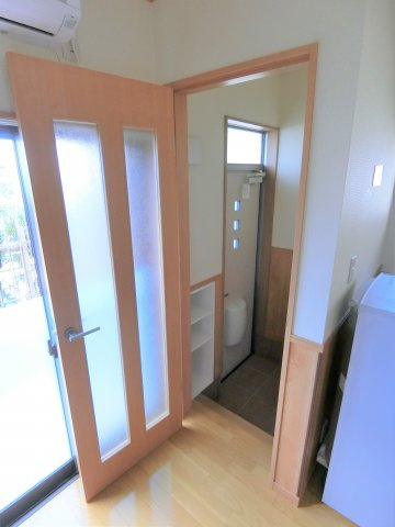 長生郡一宮町一宮のアパートの玄関