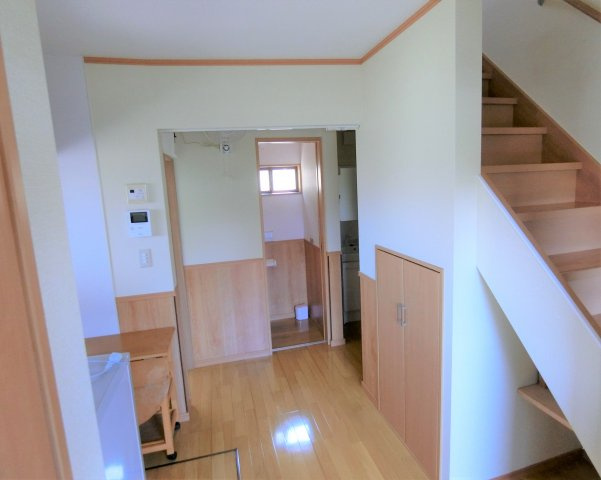 長生郡一宮町一宮のアパートの居間・リビング