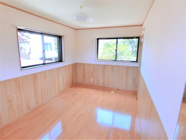 長生郡一宮町一宮のアパートの洋室