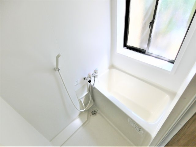 長生郡一宮町一宮のアパートの浴室