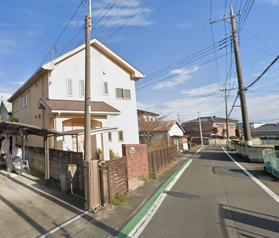 高崎市新町　中古一戸建の前面道路含む現地写真