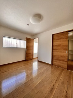 【洋室】 | 宮崎市島之内　中古戸建 | 使い勝手のいい洋室です