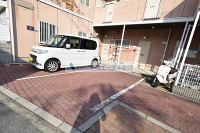 【駐車場】 | ロゼッリーナ灰塚