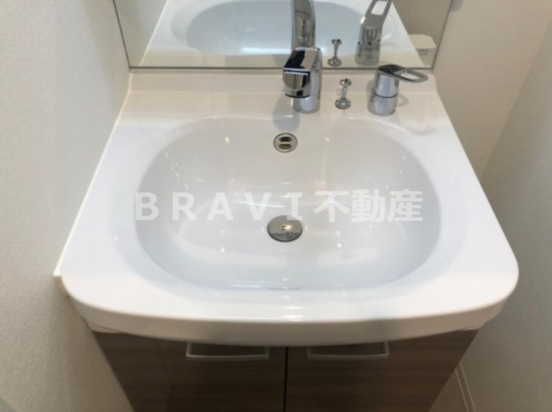 エル・セレーノ天満橋　BRAVI不動産の独立洗面台|【エル・セレーノ天満橋】独立洗面化粧台付き