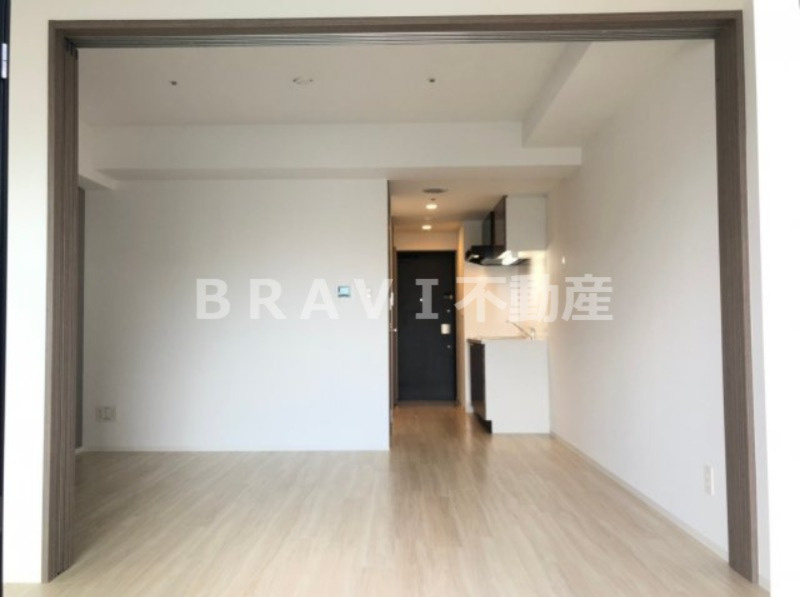 エル・セレーノ天満橋　BRAVI不動産の居間・リビング|【エル・セレーノ天満橋】使いやすい居間です