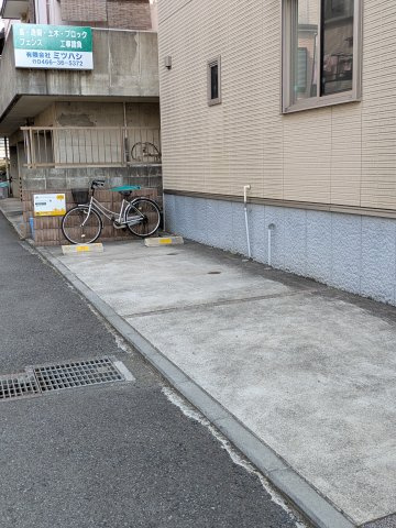チェリーアヴェニューの駐車場