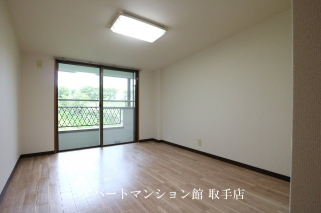 ラフォーレ白山の居間・リビング